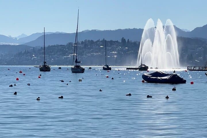 Zurich Small-Group Walking Tour, Lake Cruise & LINDT Home of Chocolate Experience photo 4