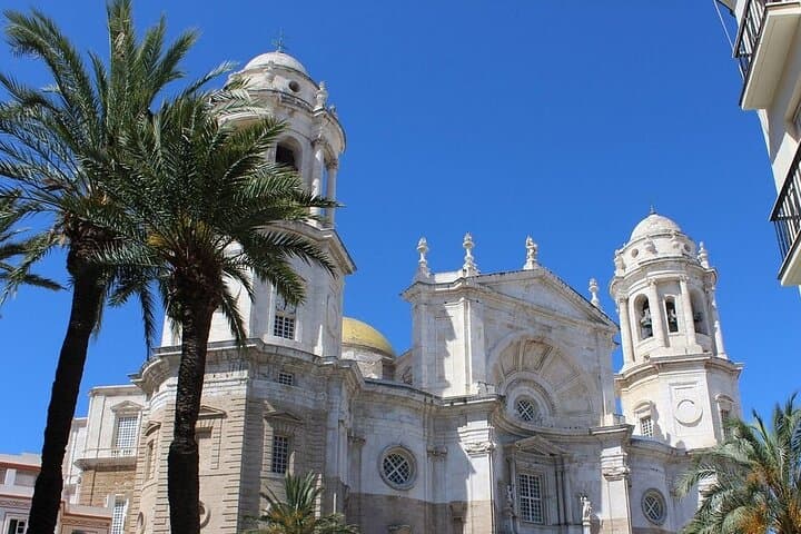 Legends of Cádiz: Self-Guided History Puzzle Adventure in Cádiz Old Town