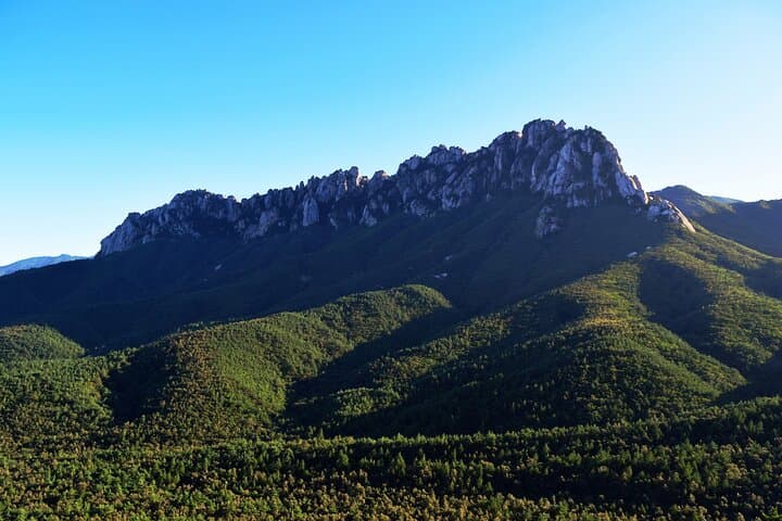 Private Mt Seoraksan Hiking Day Trip from Seoul — Guided Full‑Day Seoraksan Tour