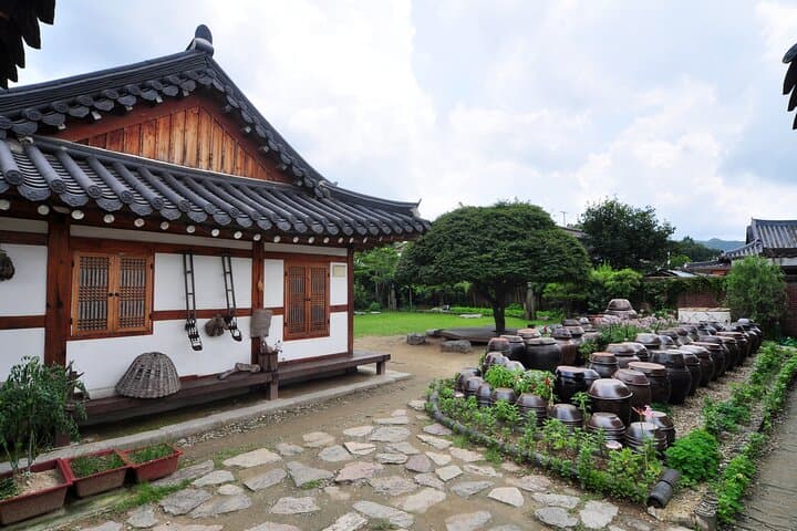Private Day Tour: Korean Folk Village, Suwon Hwaseong Fortress & Icheon Ceramics photo 2