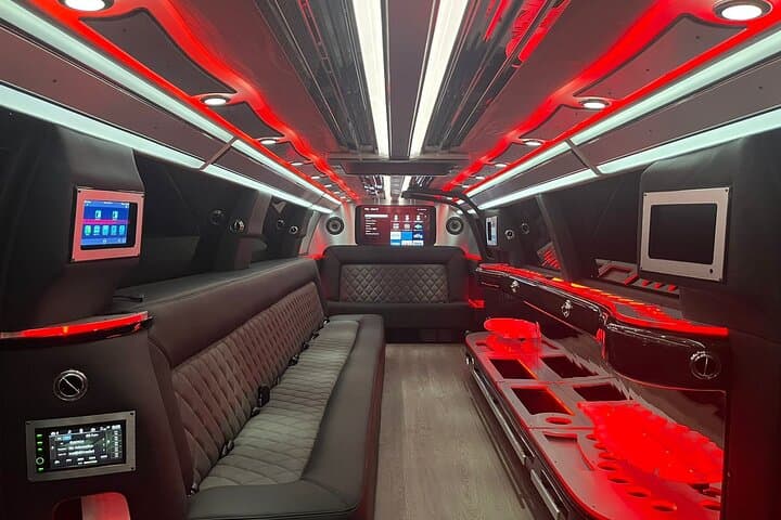 Dubai Limousine Ride: Private Stretch Limousine City Tours & Events photo 4