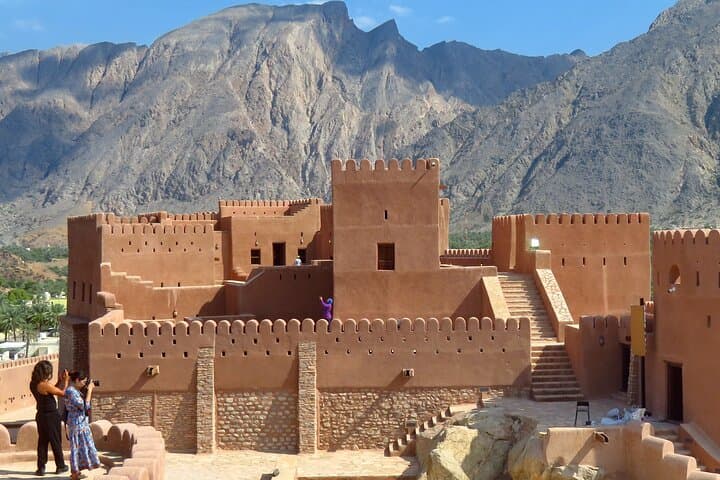 Private Nakhal and Wakan Valley Walking Tour: Forts, Hot Springs & Mountain Village photo 3
