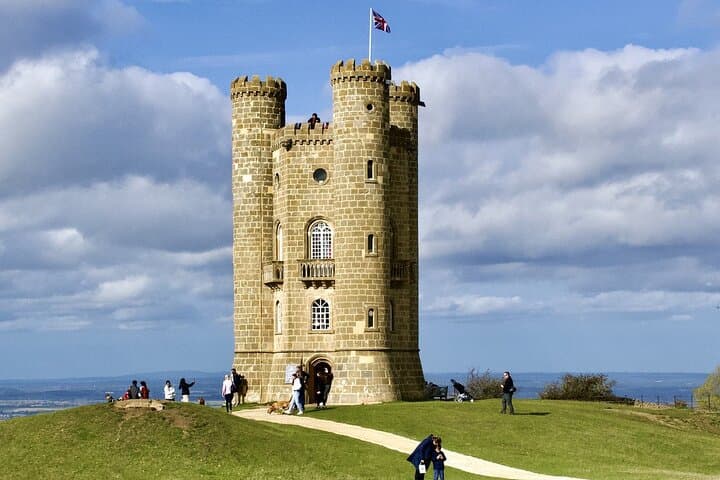 Private Oxford & Cotswolds Day Tour from London — Guided University Access & Village Walks photo 3