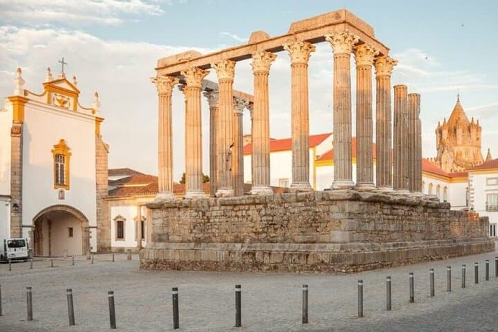 Algarve to Porto: Private Transfer with Stops in Évora, Coimbra, Óbidos & Aveiro photo 2