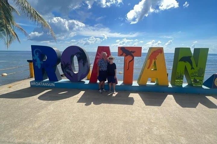 Roatán Private Tour: Chocolate & Rum Factory with Beach Time photo 2