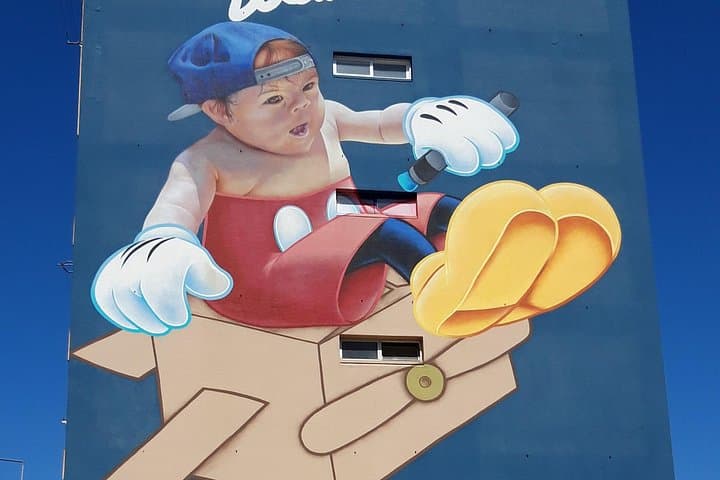Lisbon Street Art to Arrábida: Private Combo Wine and Urban Art Tour photo 2