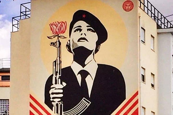 Lisbon Street Art to Arrábida: Private Combo Wine and Urban Art Tour photo 1
