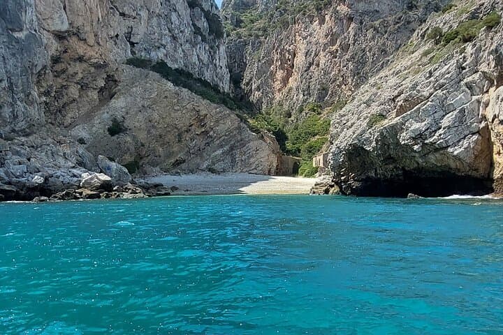 Secret Bays and Beaches Snorkeling Boat Trip in Setúbal District photo 4