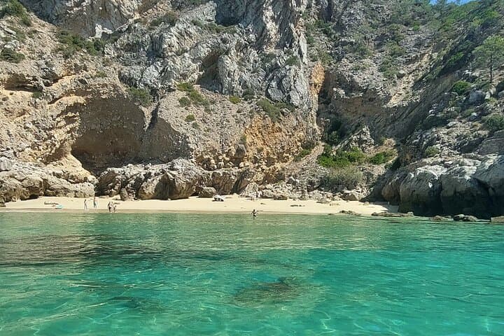 Secret Bays and Beaches Snorkeling Boat Trip in Setúbal District