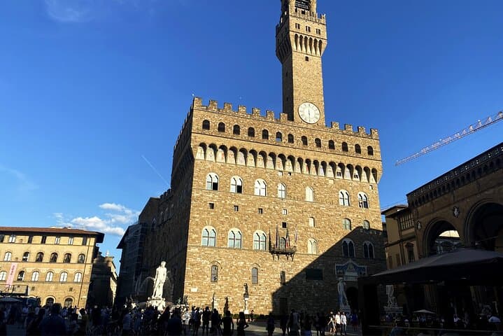 Expert-Guided Renaissance Florence Walking Tour: Duomo, Uffizi & Ponte Vecchio photo 2