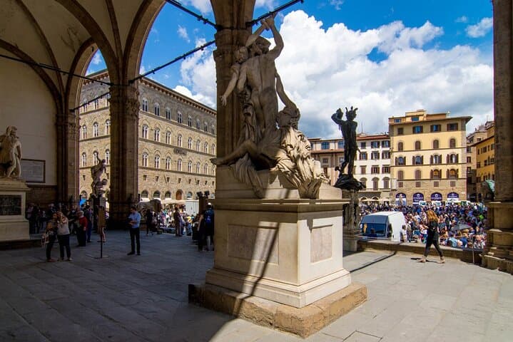 Expert-Guided Renaissance Florence Walking Tour: Duomo, Uffizi & Ponte Vecchio photo 5