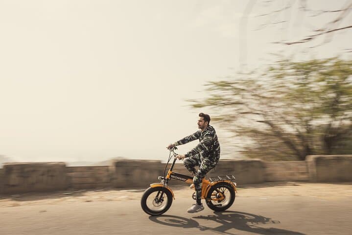 Old City Street Photography E‑bike Tour in Udaipur — Capture Havelis, Ghats & Lake Pichola