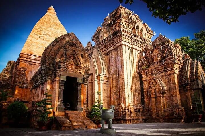 Private Nha Trang City Tour and I-Resort Mud Bath with Lunch — Ponagar, Long Son & Hon Chong photo 4