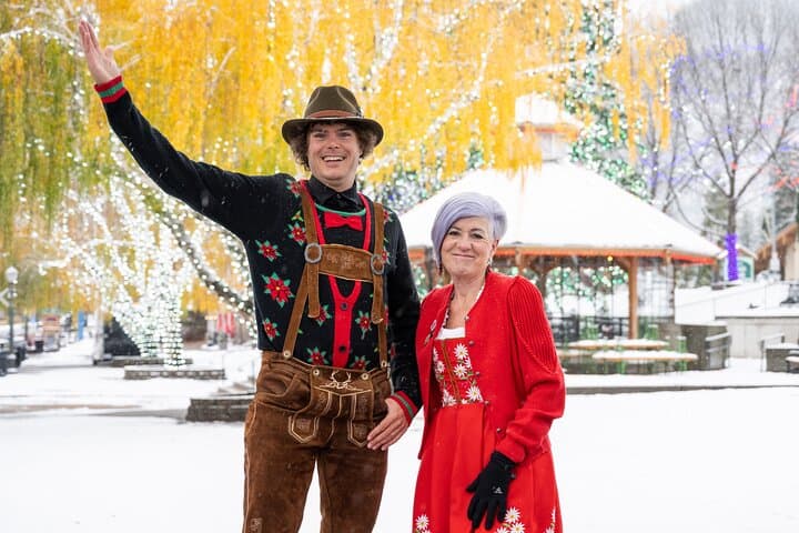 Leavenworth Christmastown Tour: Bavarian Christmas Walking Tour & Gluhwein Tasting photo 1