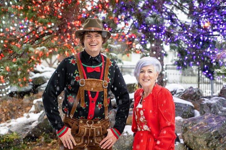 Leavenworth Christmastown Tour: Bavarian Christmas Walking Tour & Gluhwein Tasting photo 3