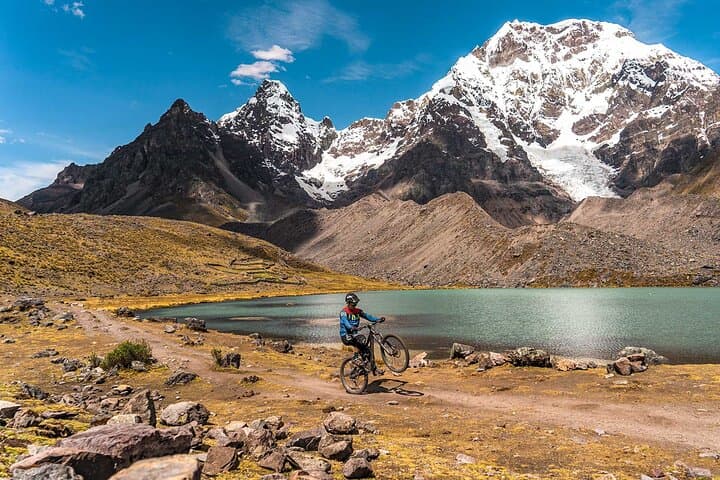 E-Bike Rainbow Mountain & Ausangate: 2-Day MTB and Trekking Adventure