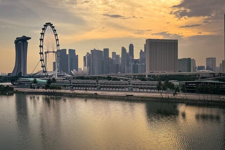Sunset to Starlight: Marina Bay Twilight & Night Photography Walk photo 4