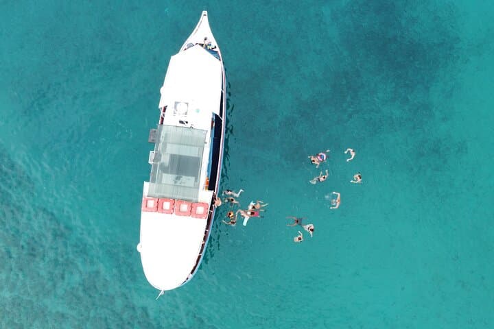Private Split Boat Charter: Šolta & Brač Shipwreck Snorkel Tour photo 4