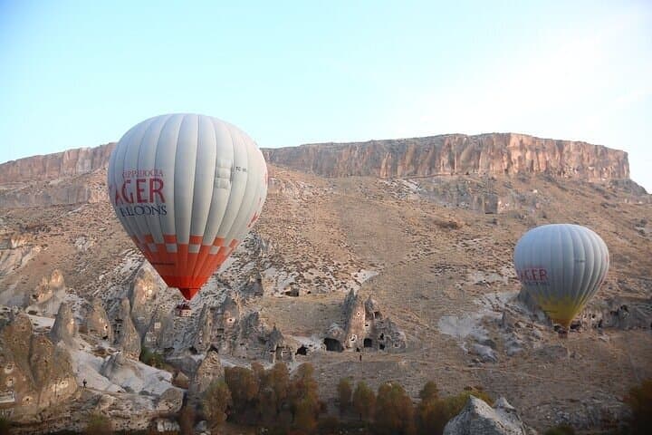 Sunrise Hot-Air Balloon Ride Over Soğanlı Valley, Cappadocia photo 2