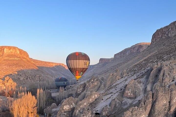 Sunrise Hot-Air Balloon Ride Over Soğanlı Valley, Cappadocia photo 5