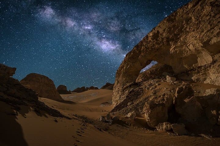 White Desert 2-Day Guided Tour from Cairo: Camping, Sand Dunes & Crystal Formations