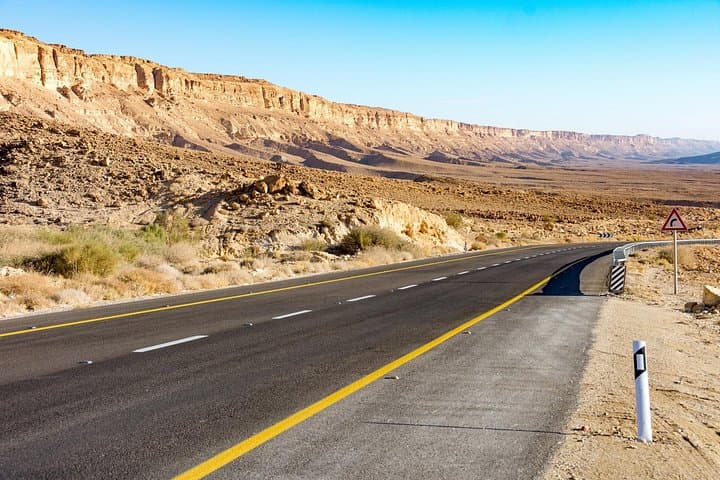 Private Tour of Ramon Crater from Mitzpe Ramon — 3-Hour Makhtesh Adventure photo 2