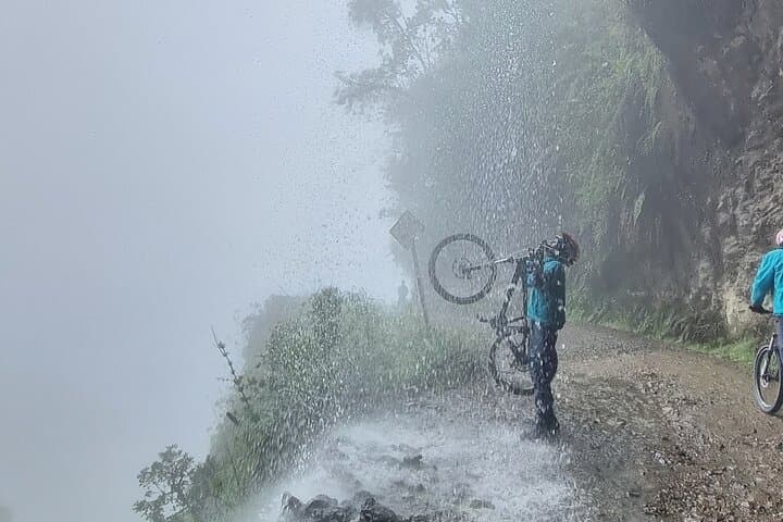 Death Road Bike Descent from La Paz: Guided Front-Suspension Adventure photo 2
