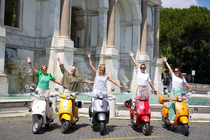 Rome Vespa Tour: Colosseum, Gianicolo & Orange Garden Photography Ride photo 2