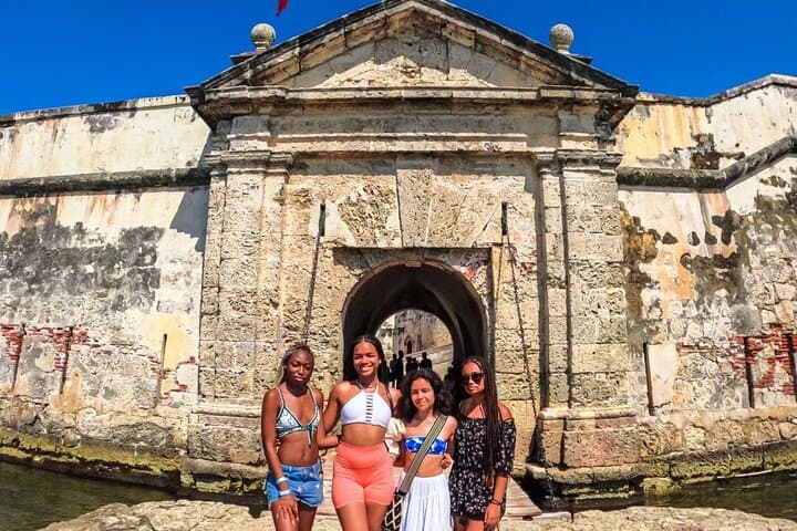 Full-Day Cartagena 5-Island Tour with Snorkeling and Plankton Experience photo 6