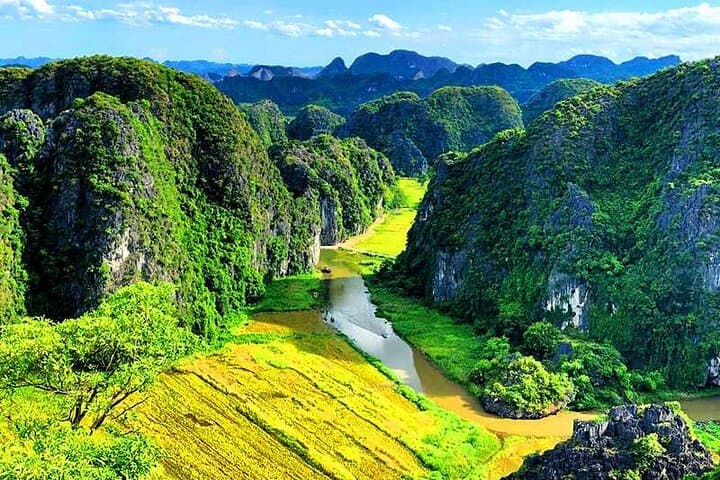 Ninh Binh Day Trip: Hoa Lu, Tam Coc Sampan & Mua Cave Viewpoint