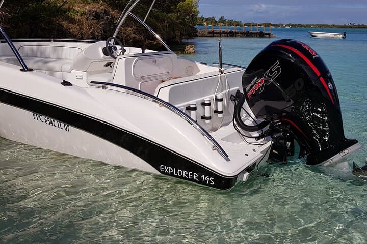 Speed Boat to Ile aux Cerfs — Full-Day South Coast Lagoon Tour from Chantauvent photo 3