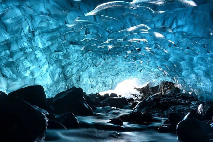 Iceland South Coast 2-Day Winter Tour: Ice Caves, Jokulsarlon & Diamond Beach photo 2