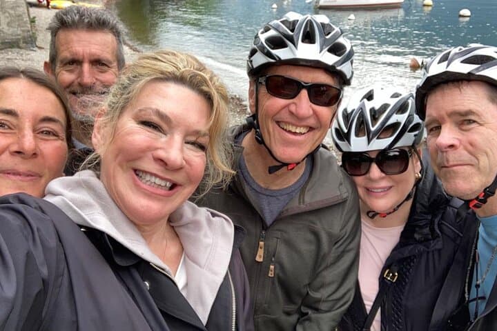 Como E-Bike Tour and Aperitif: Lakeside Cycling from Como to Cernobbio