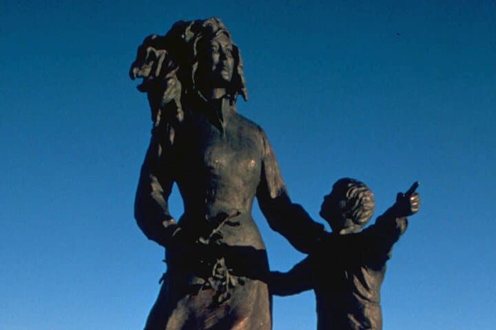 North Cape Winter Tour: Arctic Cliff Views & North Cape Hall Experience photo 4