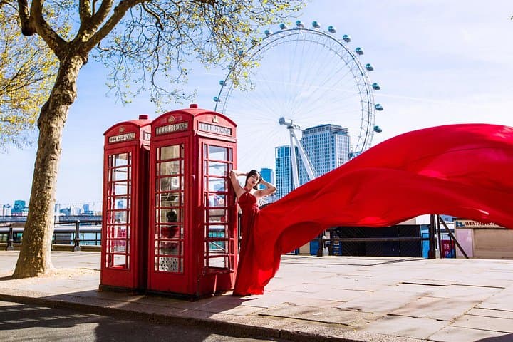 Westminster Flying Dress Photoshoot: Iconic Red Phone Booths & Big Ben Portrait Session photo 1