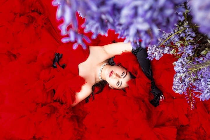 Westminster Flying Dress Photoshoot: Iconic Red Phone Booths & Big Ben Portrait Session photo 4