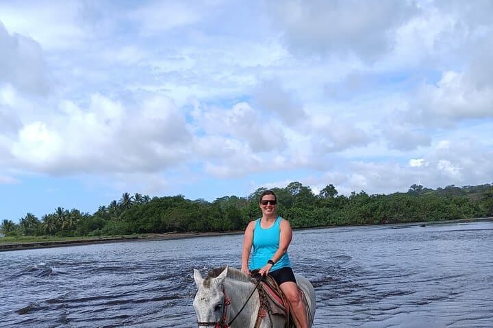 Ride Jaco's Secluded Shoreline: Beach & Horses Adventure photo 4