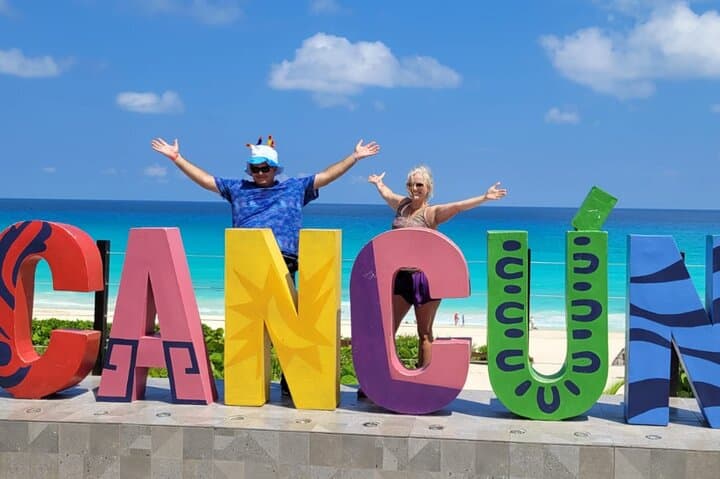 Open-Bus Cancun City Tour: Downtown Highlights, El Meco & Tequila Tasting photo 3