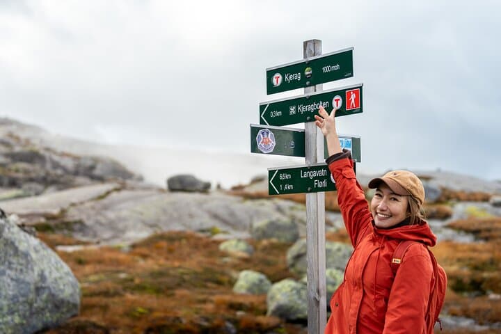 Private Guided Hike to Kjeragbolten from Stavanger photo 4