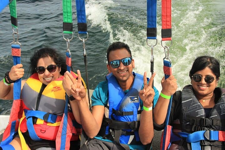 Kelowna Parasailing: Triple Flight Over Lake Okanagan photo 4