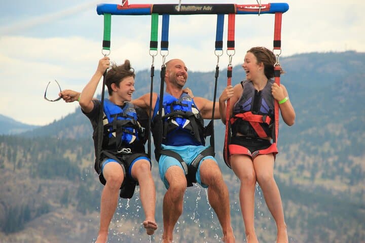 Kelowna Parasailing: Triple Flight Over Lake Okanagan