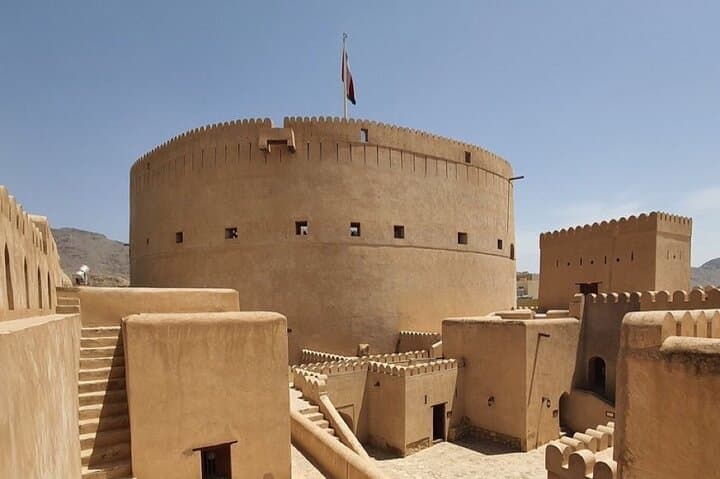 Nizwa Souq, Nizwa Fort & Jebel Akhdar — Full-Day Private Tour from Muscat