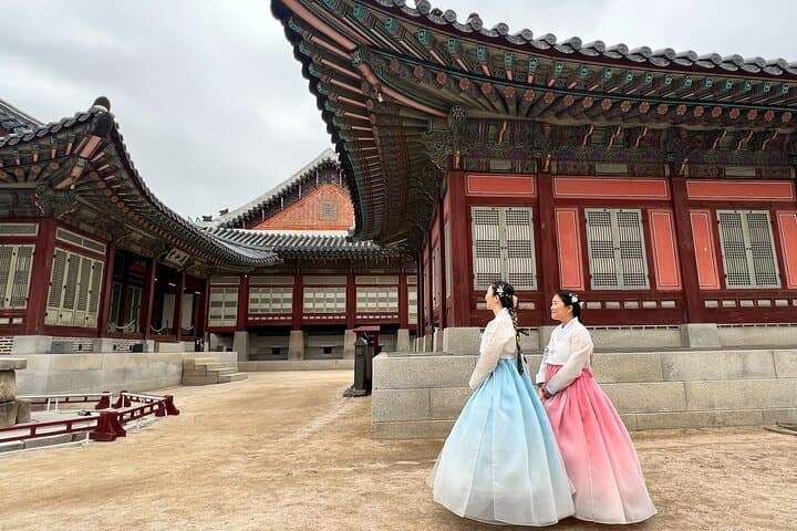 Seoul Kimchi Making and Hanbok Palace Experience