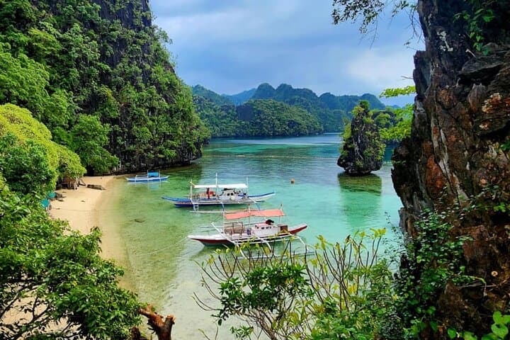 Private Guided Coron Island Eco-Adventure — Kayangan Lake, Twin Lagoons & Maquinit Hot Springs photo 4