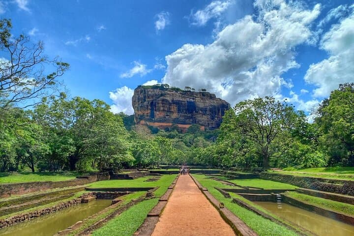 Kandy to Sigiriya Day Tour: Sigiriya Rock & Dambulla Cave Temple Excursion photo 4