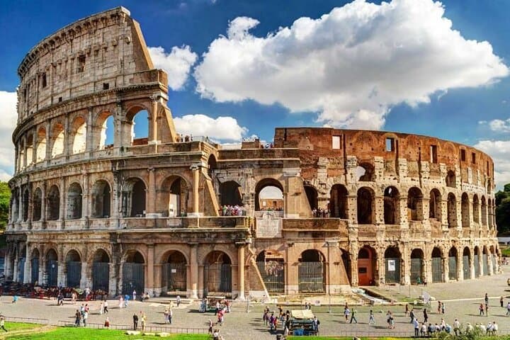 Rome in a Day: Private Full-Day Tour with Driver and Luxury Minivan