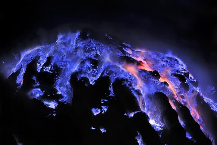 Mount Bromo, Ijen & Madakaripura: 3-Day Crater Sunrise, Blue Fire & Waterfall Tour photo 4