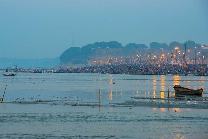 Prayagraj Day Tour: Triveni Sangam, Forts & Anand Bhawan from Varanasi photo 2
