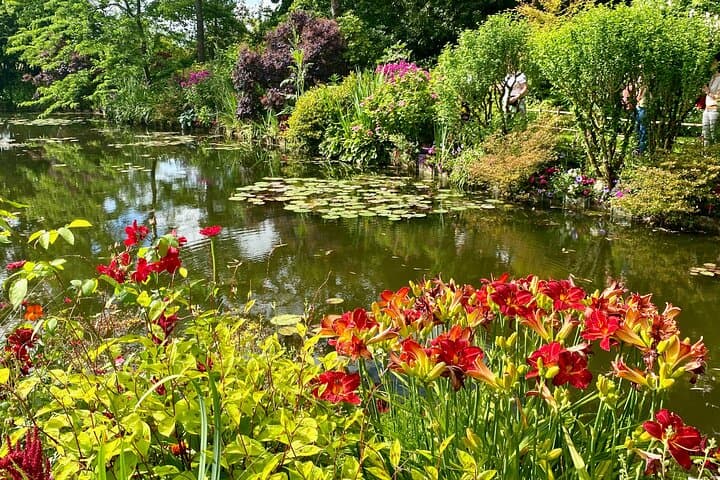 Giverny & Versailles Day Trip from Paris — Monet’s Gardens and the Trianon Experience photo 2