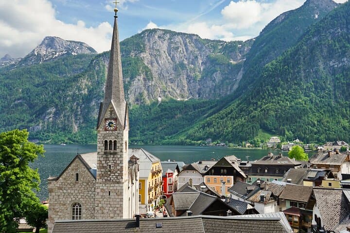 Hallstatt Scavenger Hunt: Self-Guided Highlights Walking Tour photo 2